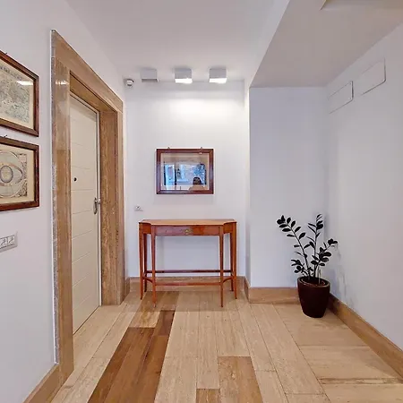 Onofrio Apartment